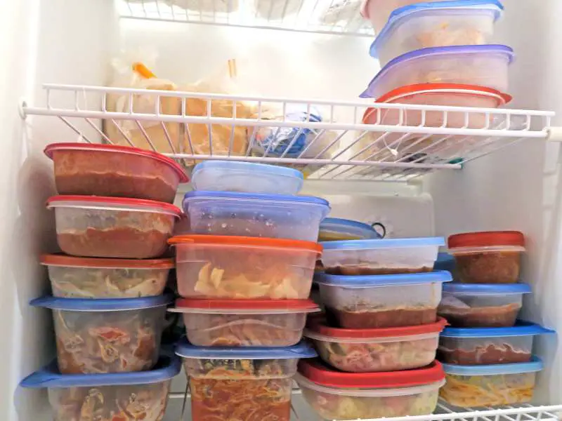 HOW TO MAKE FREEZER MEALS FOR MOMS, 29 EASY WAYS