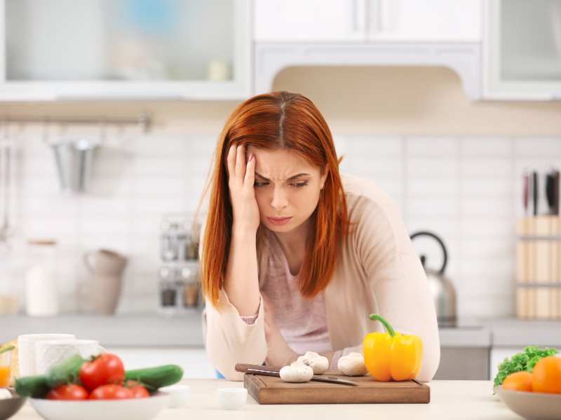 tired-mom-in-the-kitchen-how-to-make-quick-meals-for-moms