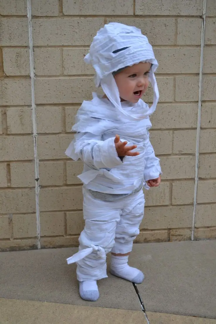 mummy-diy-baby-halloween-costume-ideas