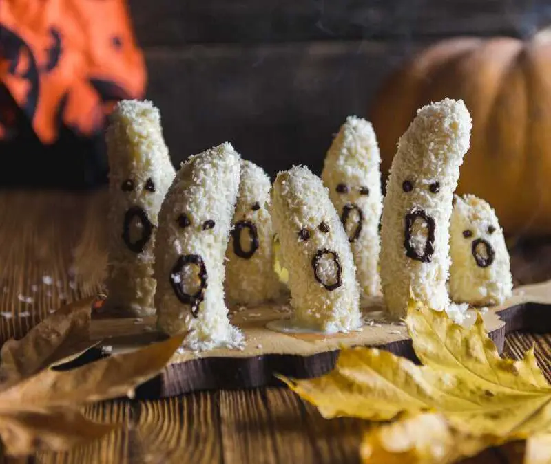 banana-ghost-themed-spooky-snacks-for-toddler