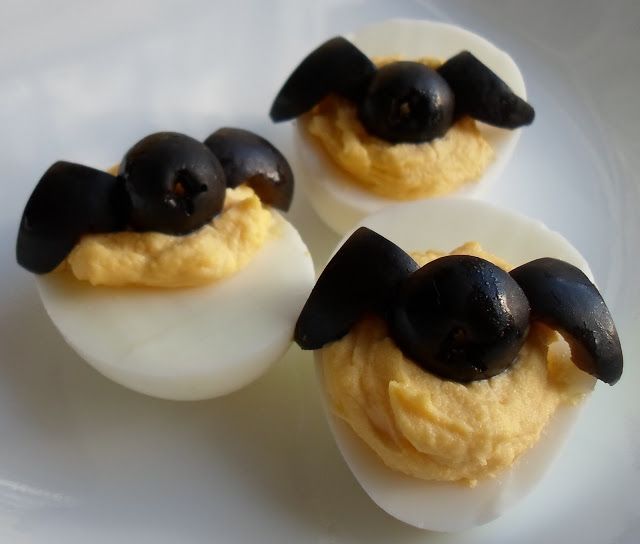bat-cave-spooky-halloween-deviled-egg