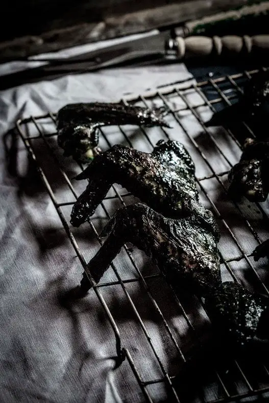 bat-wing-chicken-ways-on-how-to-prepare-halloween-party-food