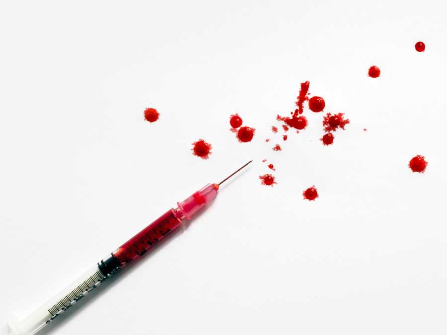bloody-syringe-jell