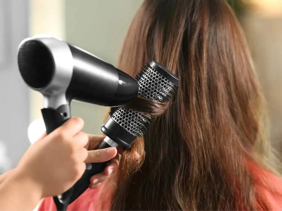 blow-drying-on-low-heat-and-cool-setting-hair