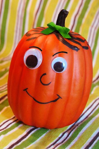 button-eye-pumpkin