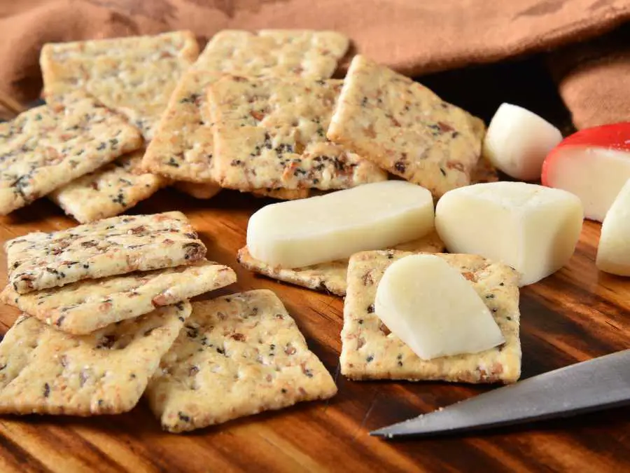 cheese-cube-and-grain-crackers