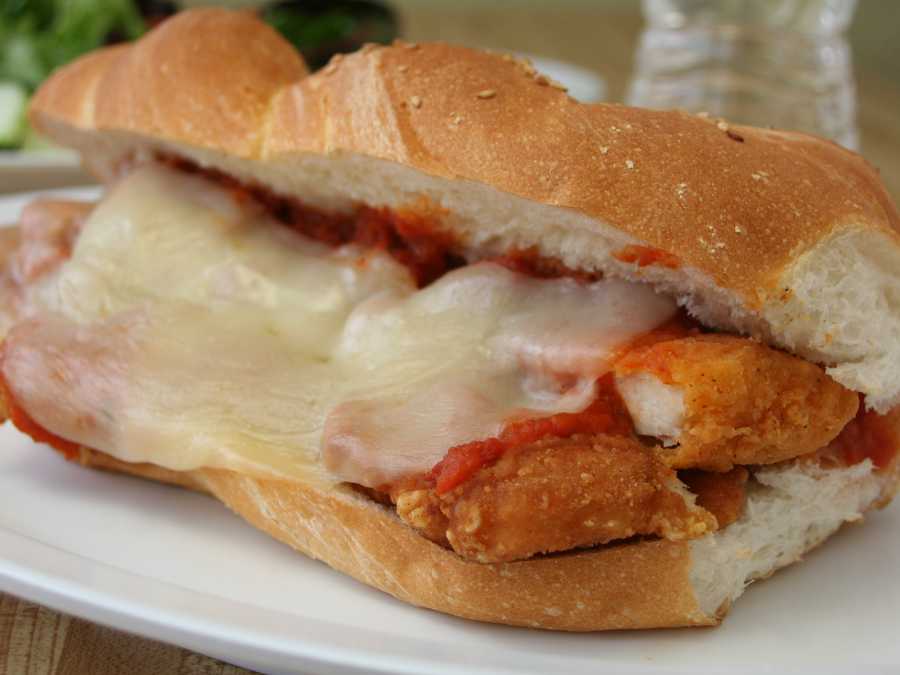 chicken-parmesan-budget-friendly-quick-dinner-recipes