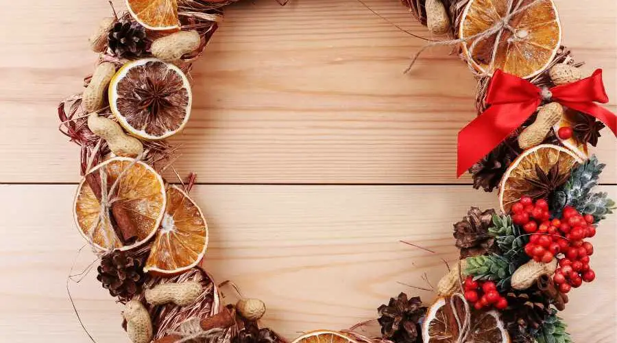 25 New and Creative Halloween Wreath Ideas