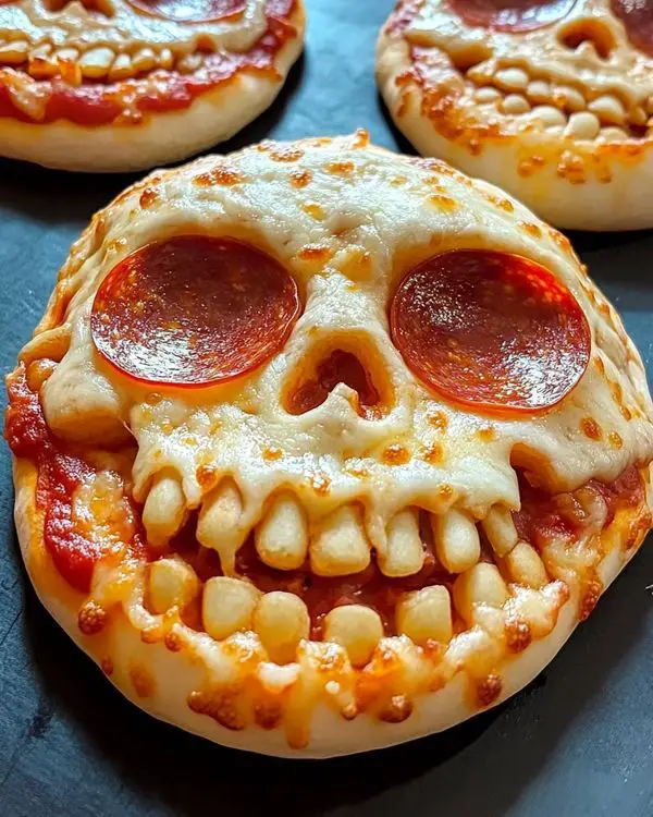 cheese-skull-halloween-pizza-skull