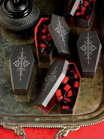 coffin-treat-diy-haalloween-decor-ideas