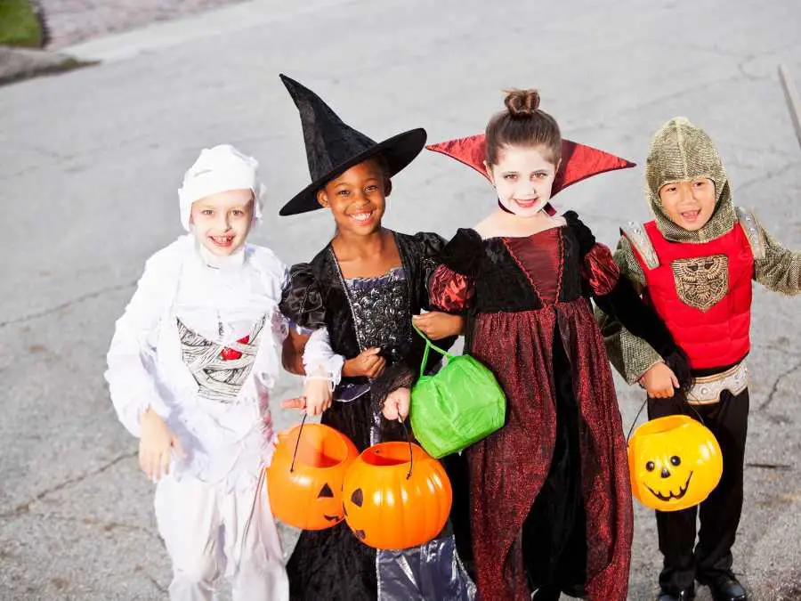 group-coordination-halloween-costume-ideas