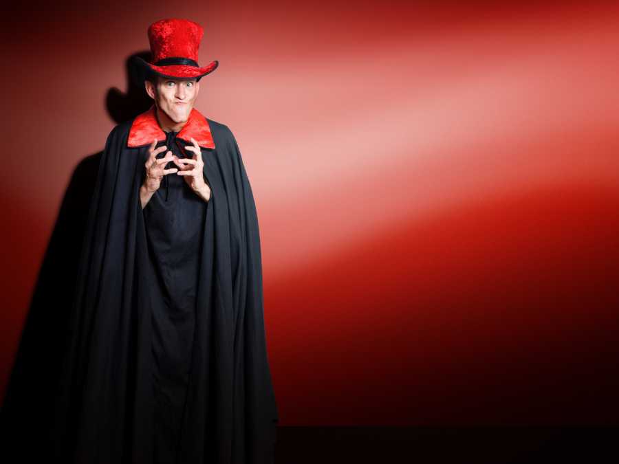 disney-villaians-haqlloween-costume-ideas