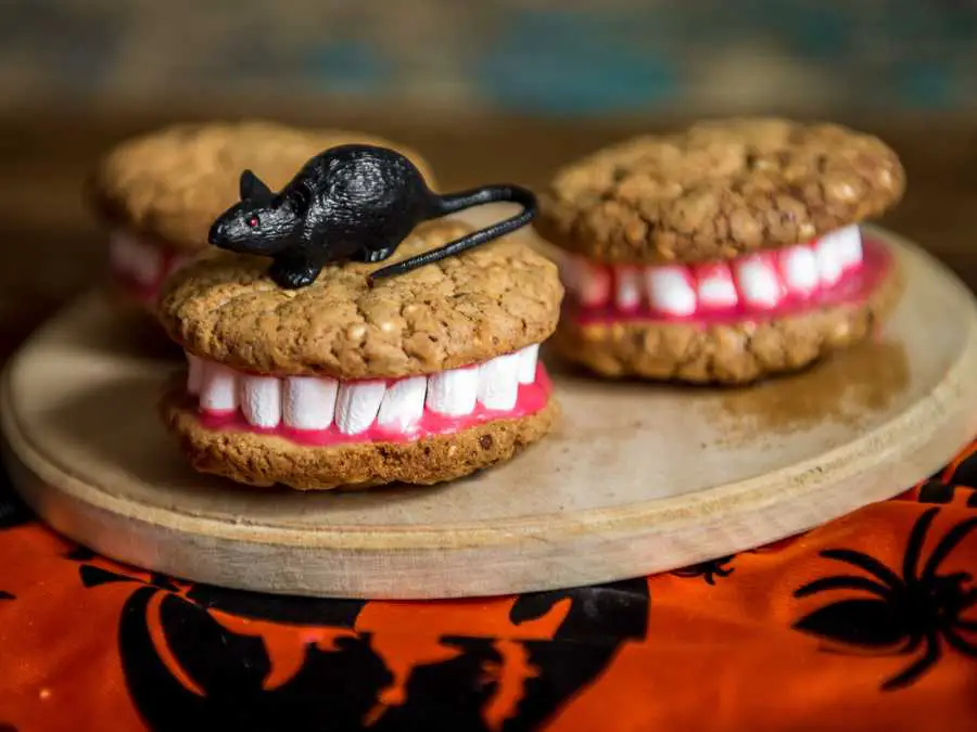 dracula-denture