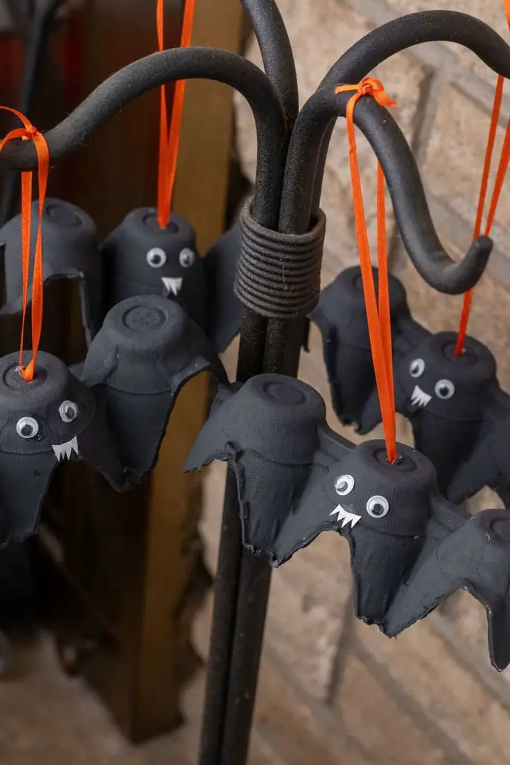 egg-carton-bat-peasy-halloween-craft-for-kids