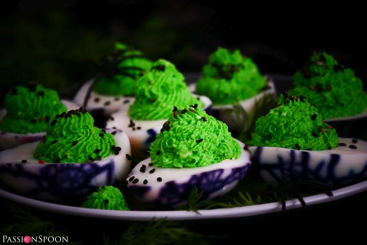 deviled-egg-spooky-halloween-deviled-egg-recipe