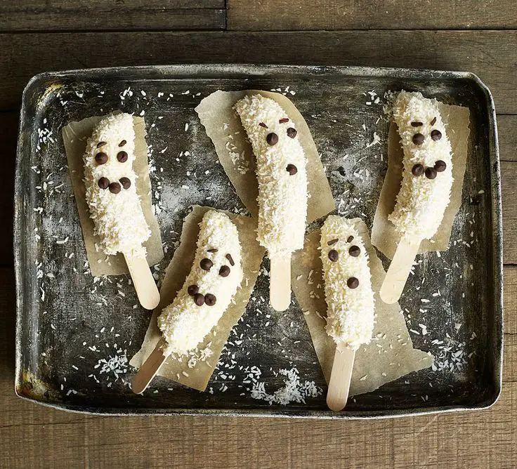 ghost-banana-in-a-tray