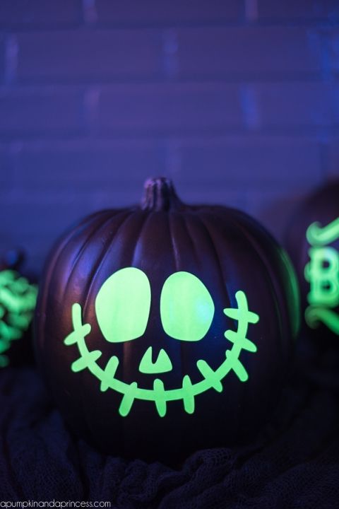 glow-in-the-dark-pumpkin