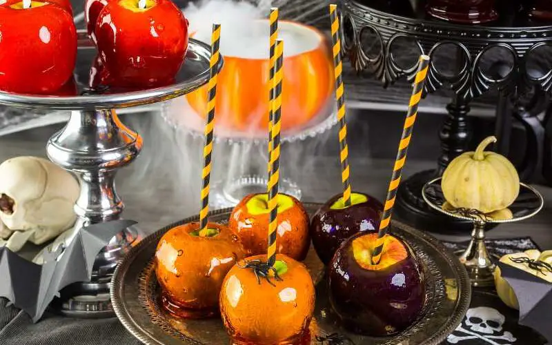 HOW TO PREPARE 35 EASY AND FANG-TASTIC HALLOWEEN RECIPES