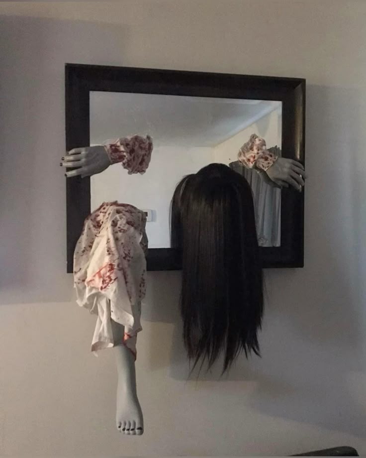 mirror-diy-halloween-decor-ideas