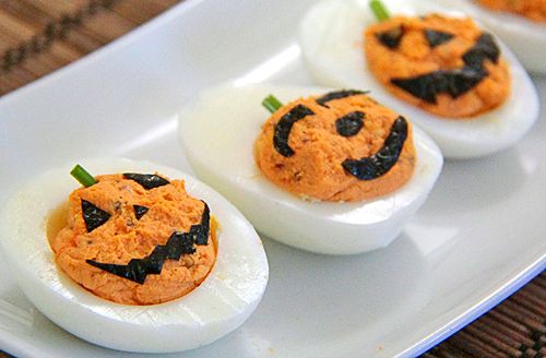 jack-o-lantern-deviled-egg