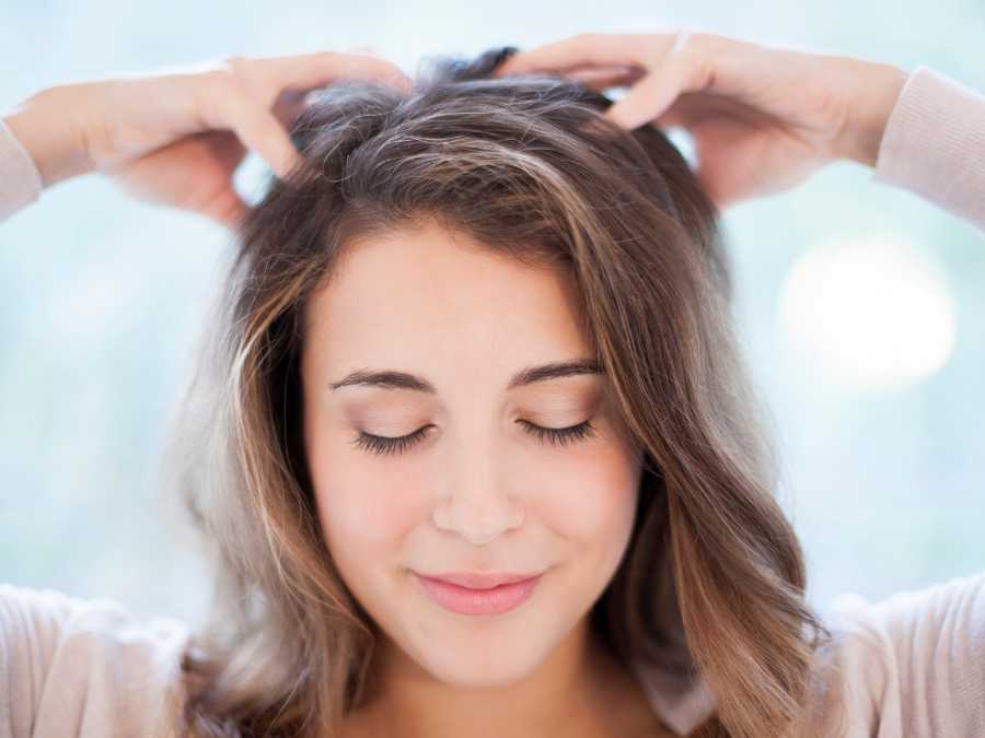 massaging-scalp-to-keep-it-clean