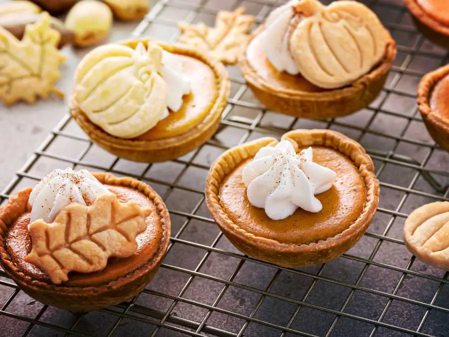 pumpkin-pie-themed-spooky-snack-for-toddler