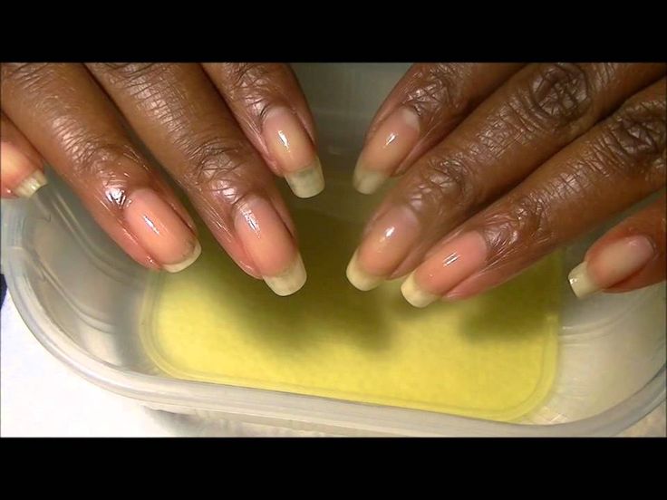 moisturize-nails-chic-halloween-nails-design