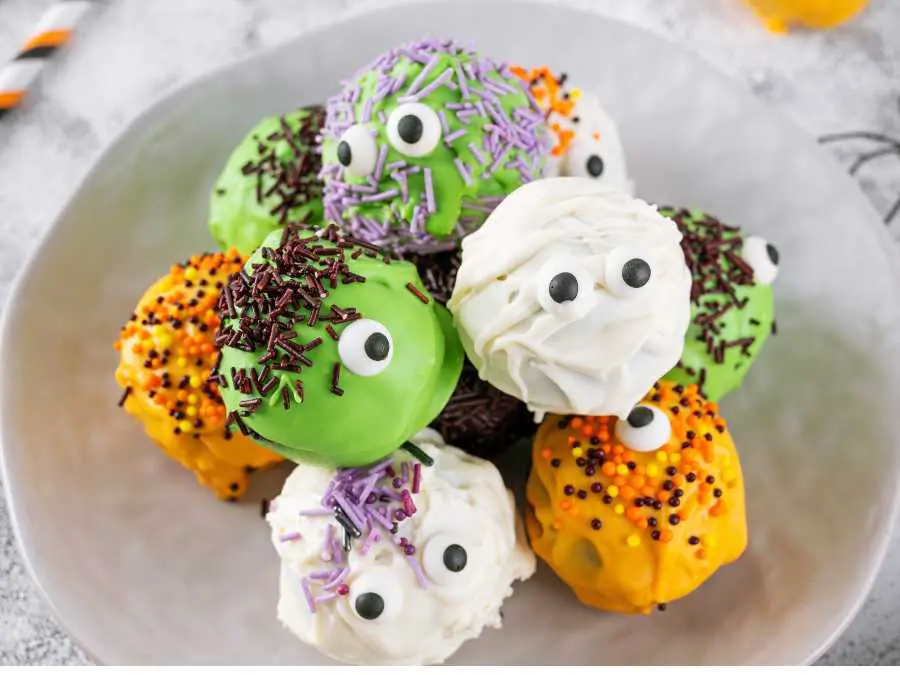 monster-cake-pop-how-to-prepare-fang-tastic-halloween-recipes