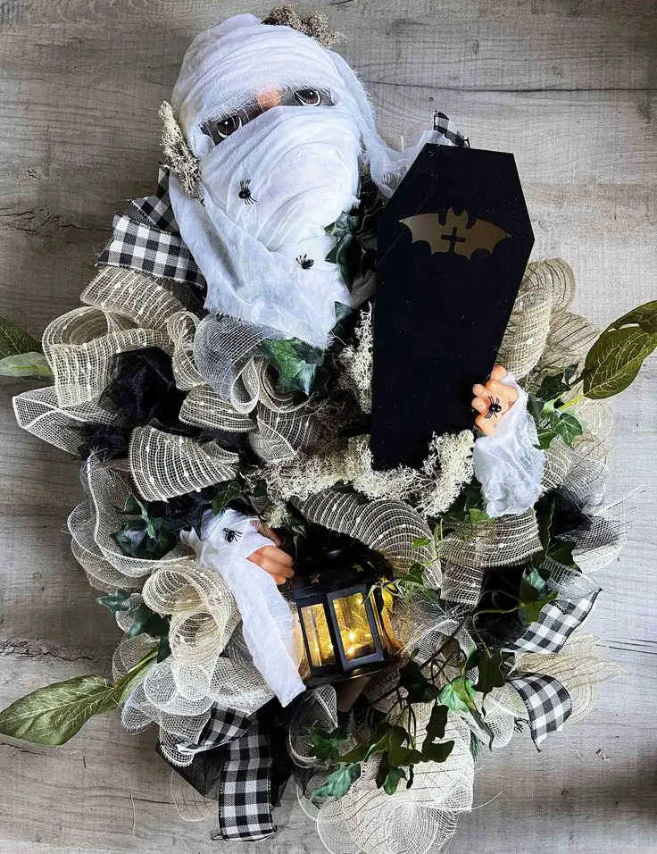 mummy-wreath