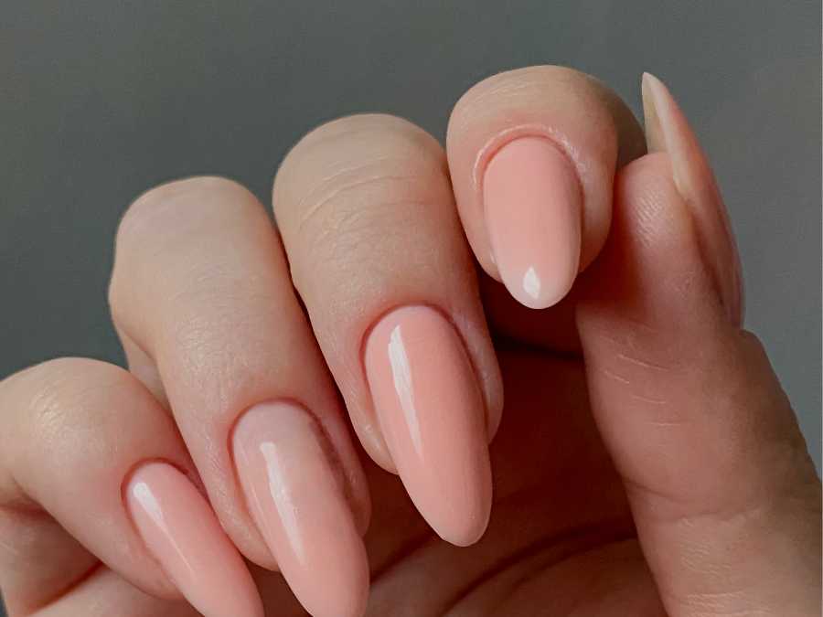 peachy-summer-nail-design
