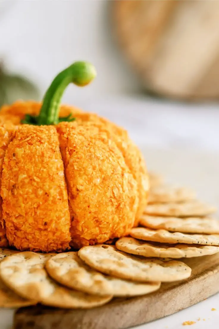 cheeseball-pumpkin-with-biscuit