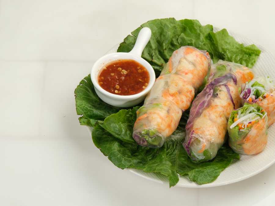 rice-paper-spring-roll-with-sauce-gluten-free-recipes
