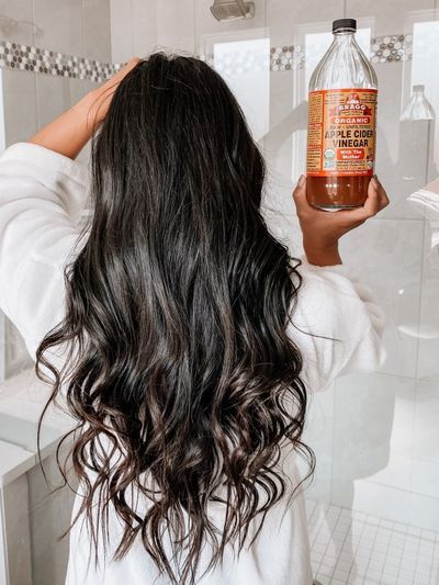 rinse-hair-with-apple-cider