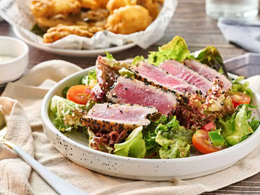 tuna-steak-with-mixed-green