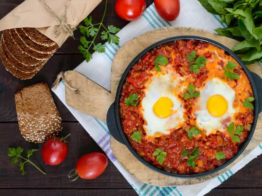 shakshuka-egg-spicy-with-tomato-sauce