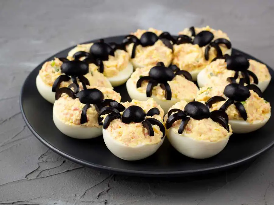 deviled-spider-egg-ways-on-how-to-prepare-halloween-party-food