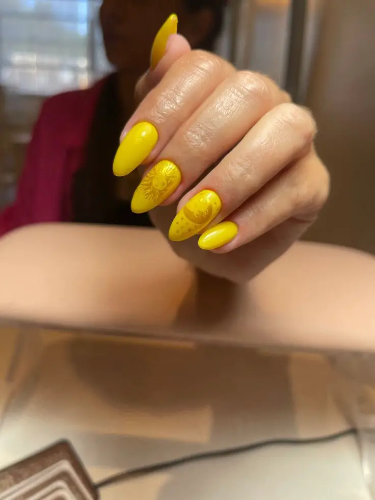 sunshine-nail-color