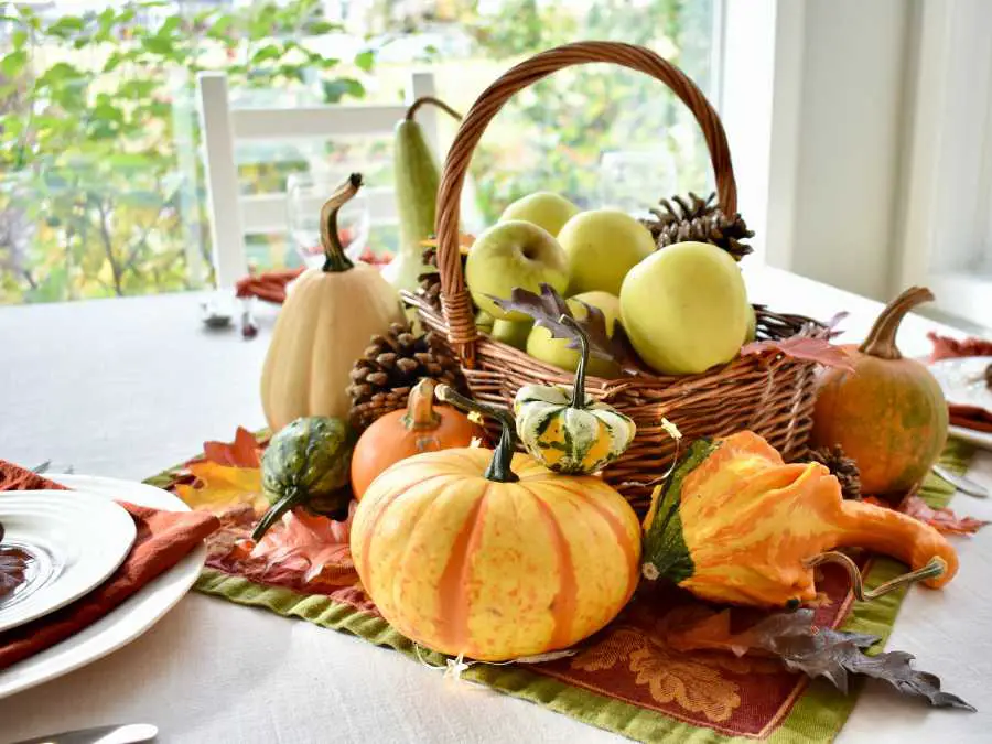 centerpiece-pumpkin-no-carve-pumpkin-ideas-for-kids
