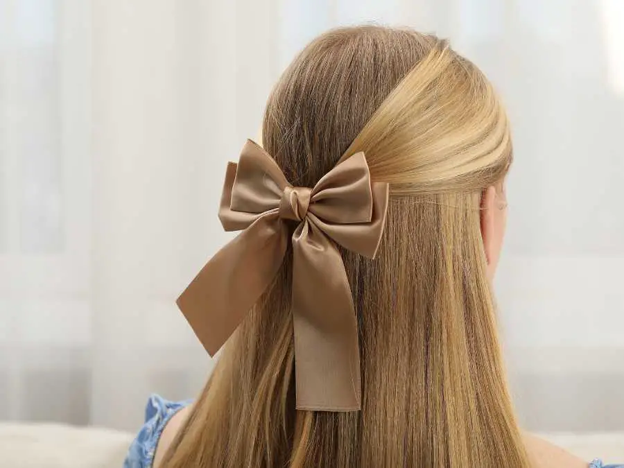 pin-back-look-hairstyle