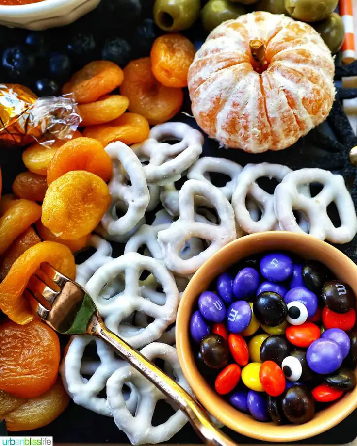 nutritious-ingredient-with-spooky-snack