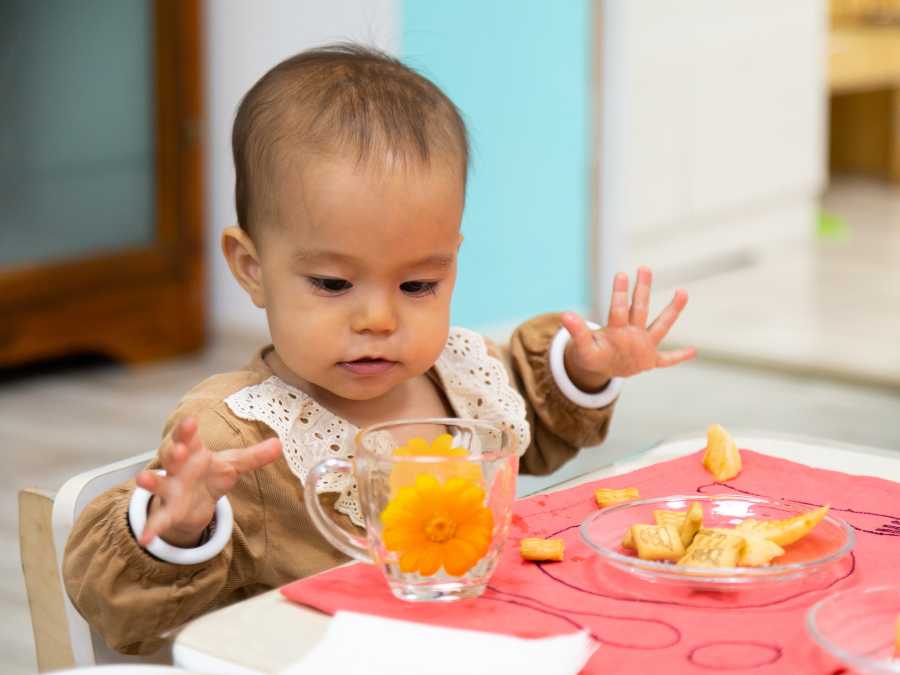 toddler-support-sensory-play