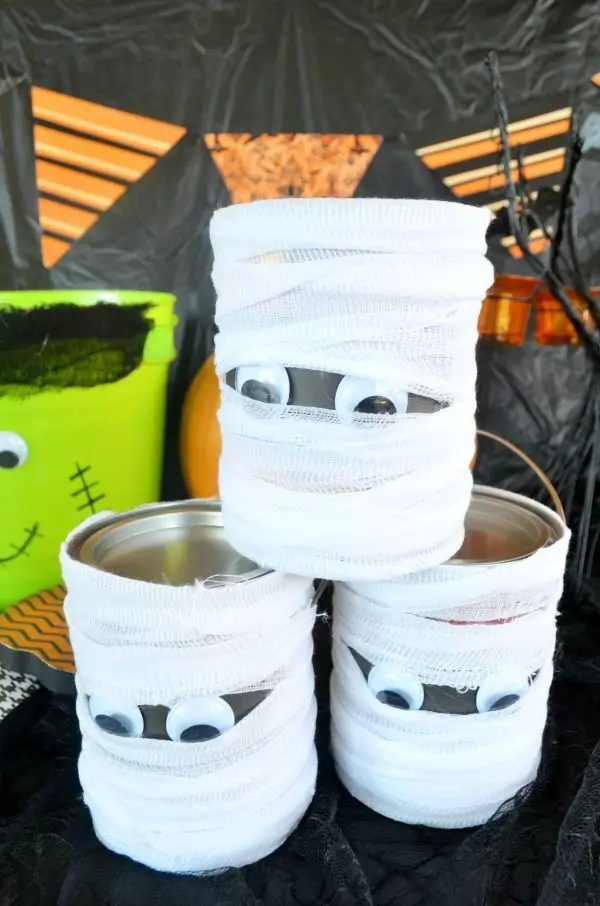 tin-can-mummies-halloween-craft