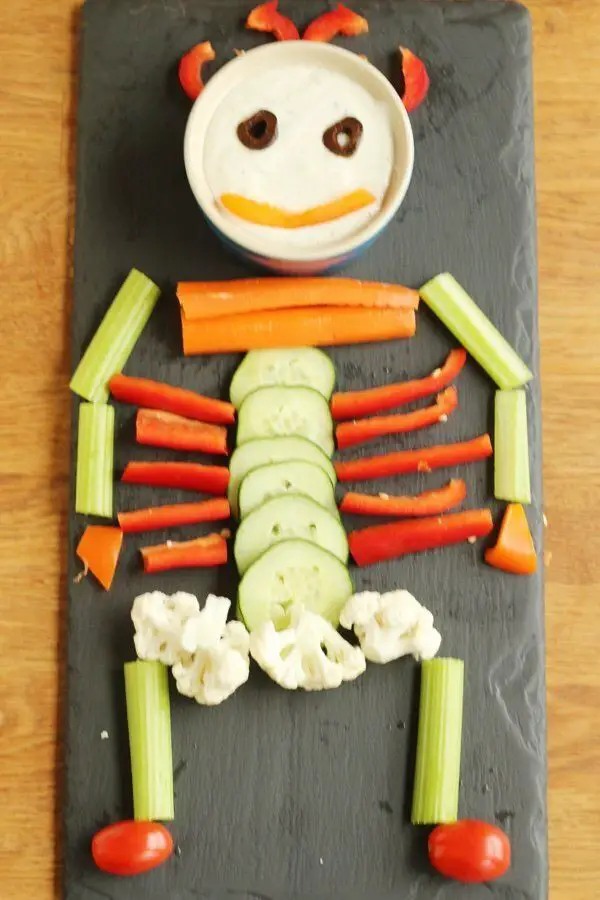 veggie-skeleton-ways-on-how-to-prepare-halloween-party-food