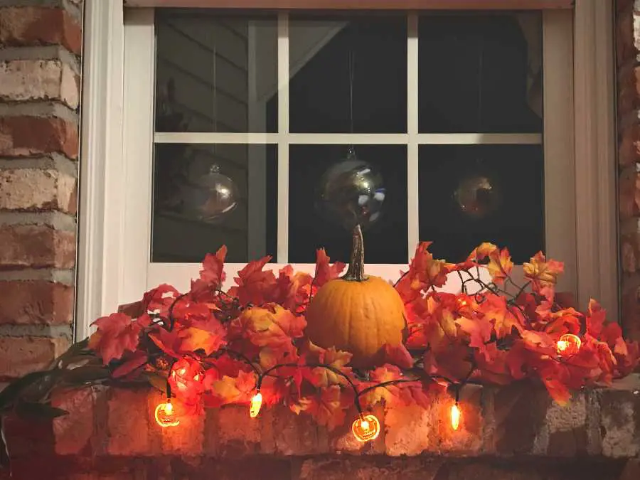 window-sill-pumpkin