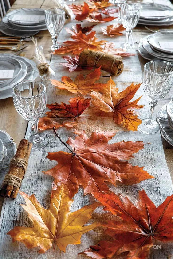 seasonal-leaves-neutral-thanksgiving-aesthetic-table-setting