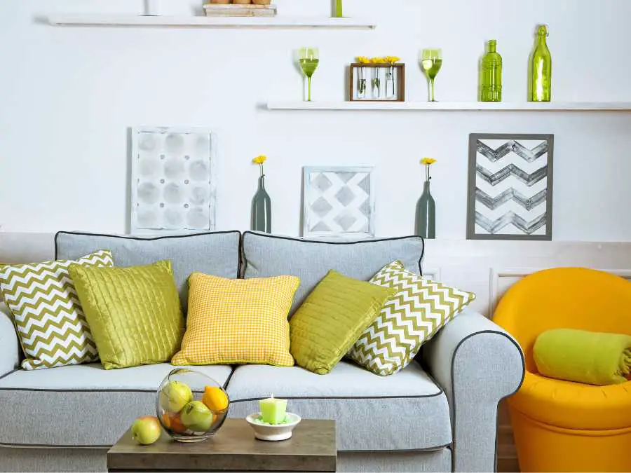 warm-metallic-accents-ways-on-how-to-switch-home-decor from-summer-to-fall