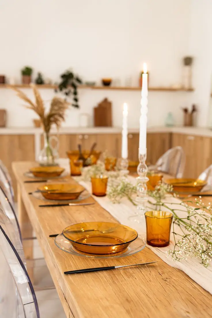 amber-glassware-thanksgiving-aesthetic-table-setting