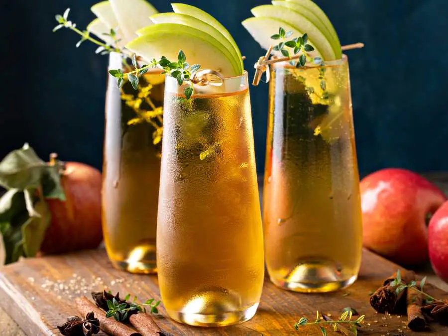 apple-cider-mimosas
