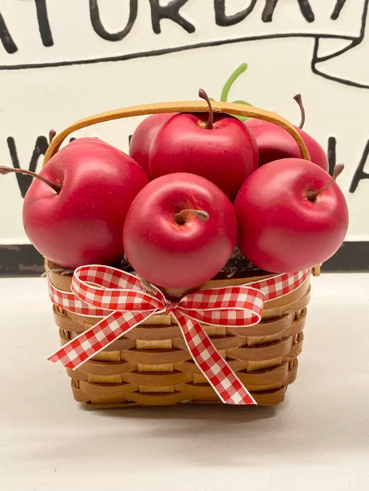 apple-themed-decor