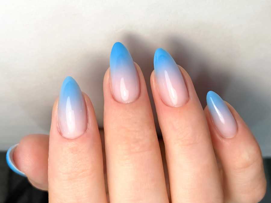 baby-blue-wedding-nail-ideas